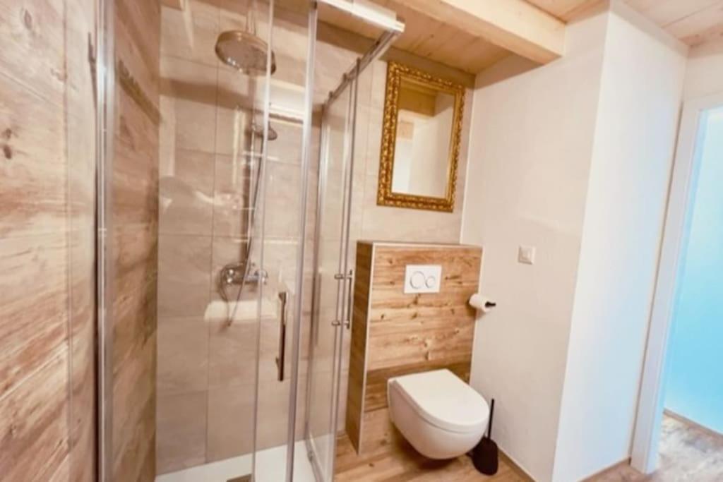 Chic Small New Apartment Up To 4 People, Pets Allowed Lens Екстер'єр фото
