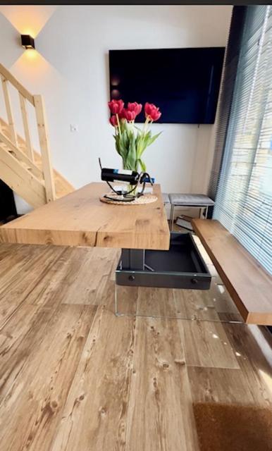 Chic Small New Apartment Up To 4 People, Pets Allowed Lens Екстер'єр фото